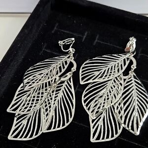 Silver Intricate Leaf Drop Clip On  Earrings Vtg Style